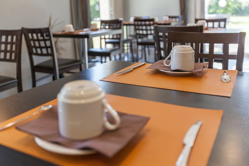 Hotel Alienor Лангон Екстериор снимка