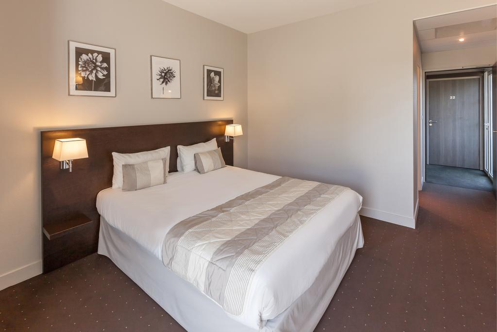 Hotel Alienor Лангон Стая снимка